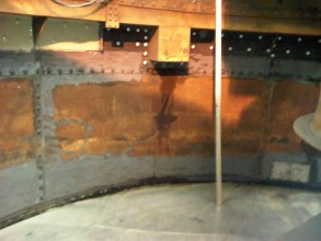 Internal corrosion of tank walls prior to Belzona application